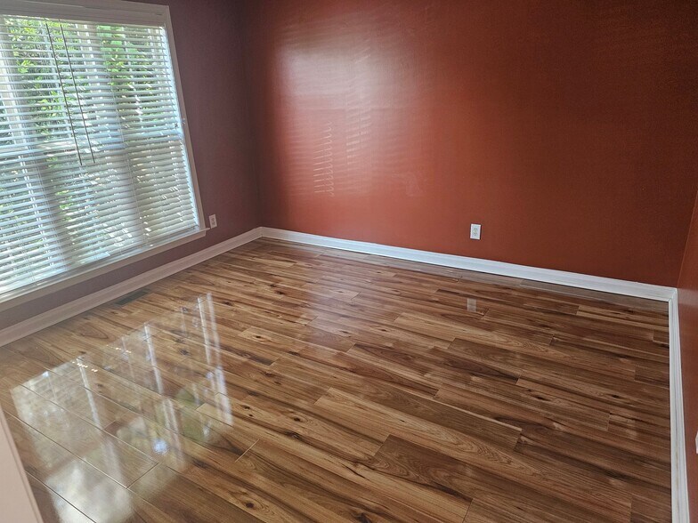 Building Photo - 9823 Minuteman Ct