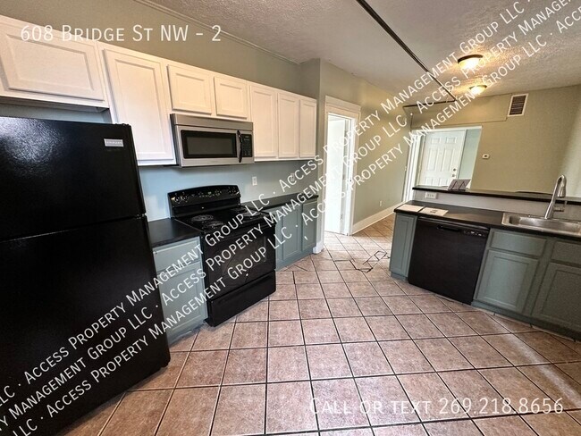 Building Photo - 608 Bridge St NW