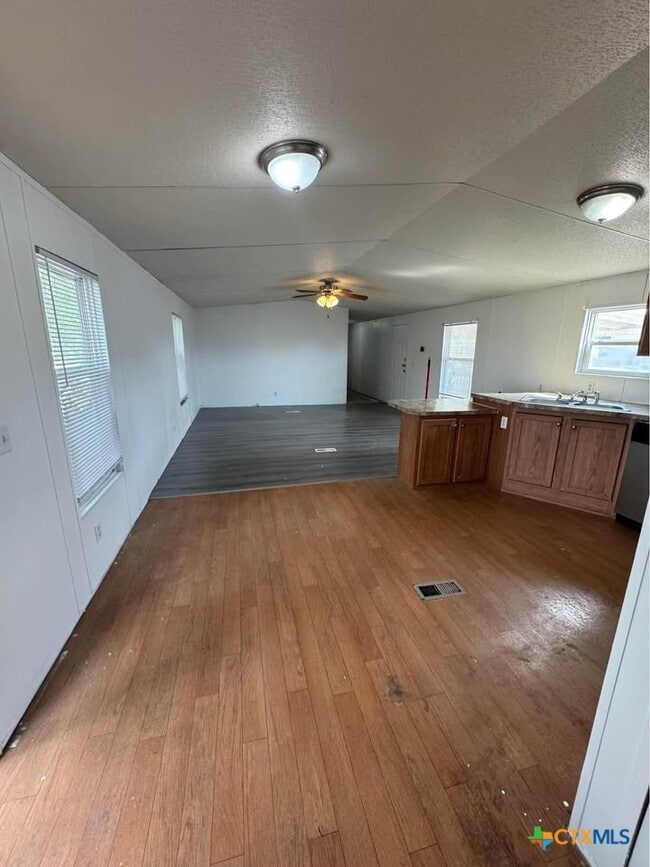 Building Photo - 456 Limestone Dr