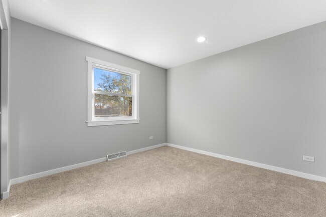 Building Photo - 2N359 Mildred Ave