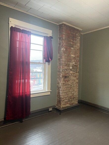 Building Photo - 823 Market St