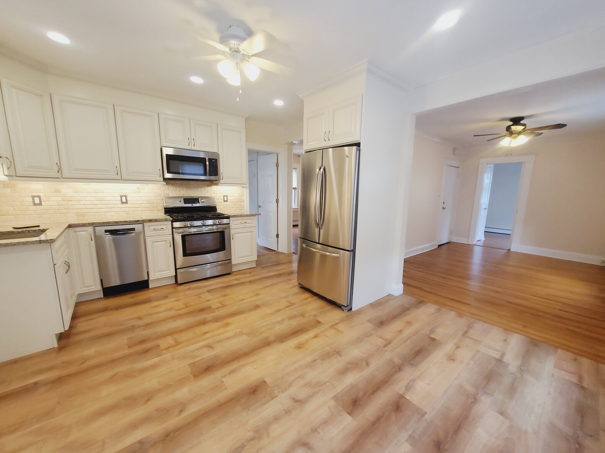 Building Photo - 25 Scofield Ave