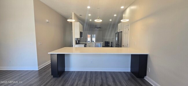 Building Photo - 11579 Alexis Forest Dr E