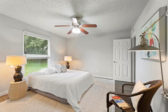 Building Photo - 1123 Rock Canyon Dr