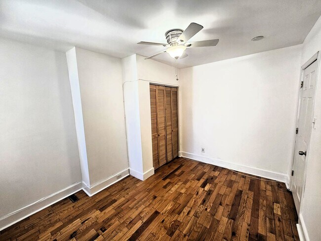 Building Photo - 1714 Holbrook St