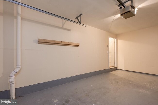 Building Photo - 9058 Constant Course