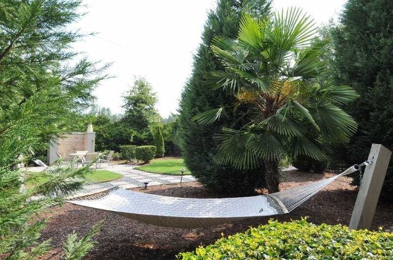 Community area with grill and hammock - 3046 Briarcliff Rd NE