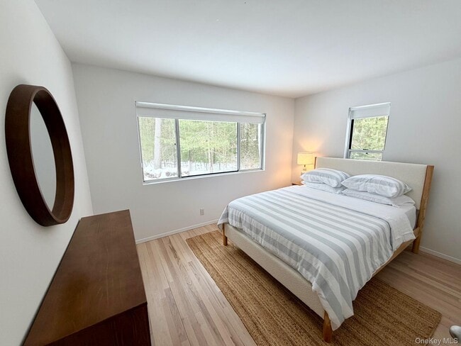 Building Photo - 33 Oakhill Ln