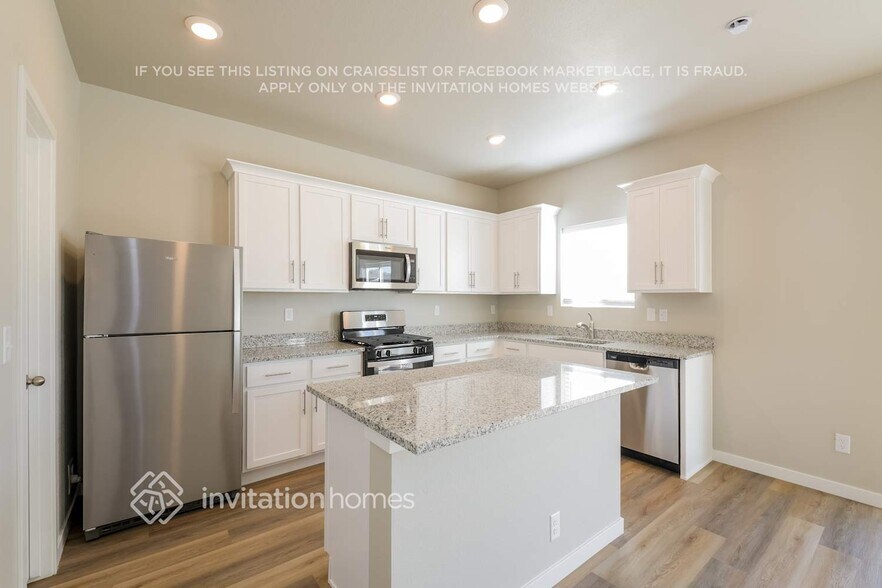 Building Photo - 957 Cascade Falls St