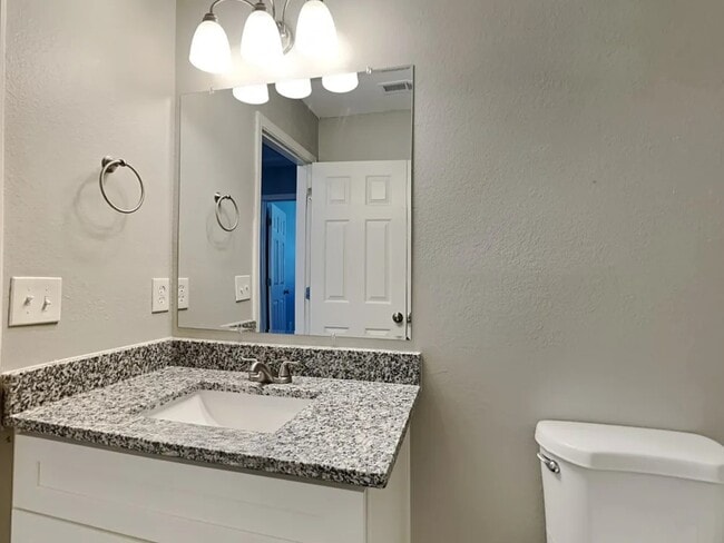 Building Photo - 802 Brantford Dr