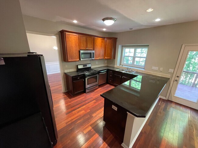 Building Photo - Large Home with Walkout Basement & Wet Bar For Rent