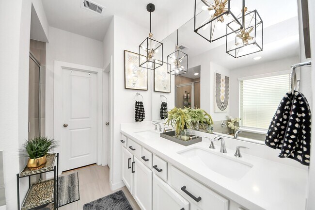 Building Photo - 15734 Autumn Sun Ct