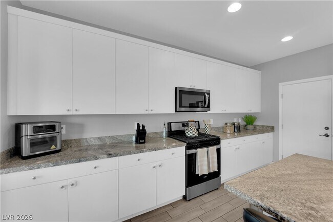 Building Photo - 3032 Cipro Ave