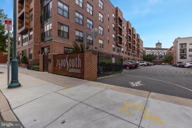 Building Photo - 600 S 24th St