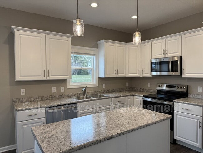 Building Photo - 5378 Broad Fields Cv