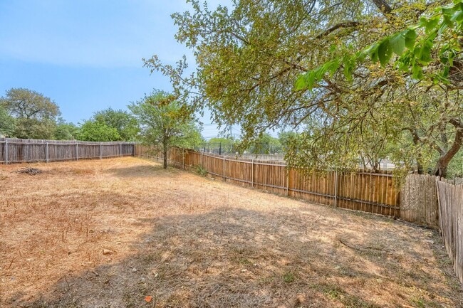Building Photo - 2515 Allred Dr