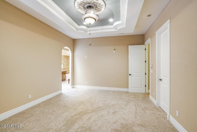 Building Photo - 7425 Gulf Creek Dr