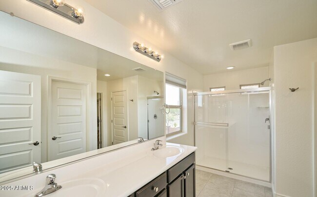 Building Photo - 2415 E Runaway Bay Pl