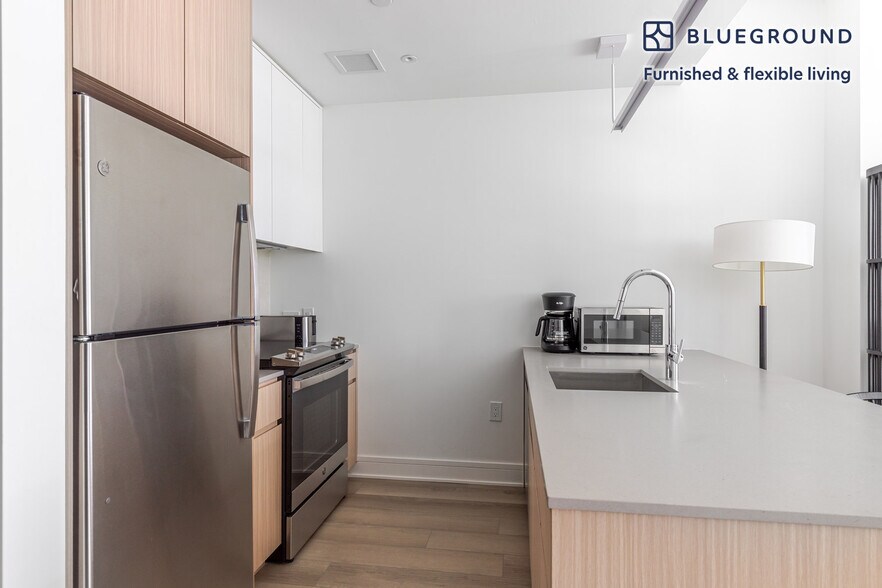 Building Photo - 240 3rd Ave