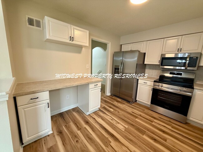 Building Photo - Charming Split-Level Home with Modern Upgr...