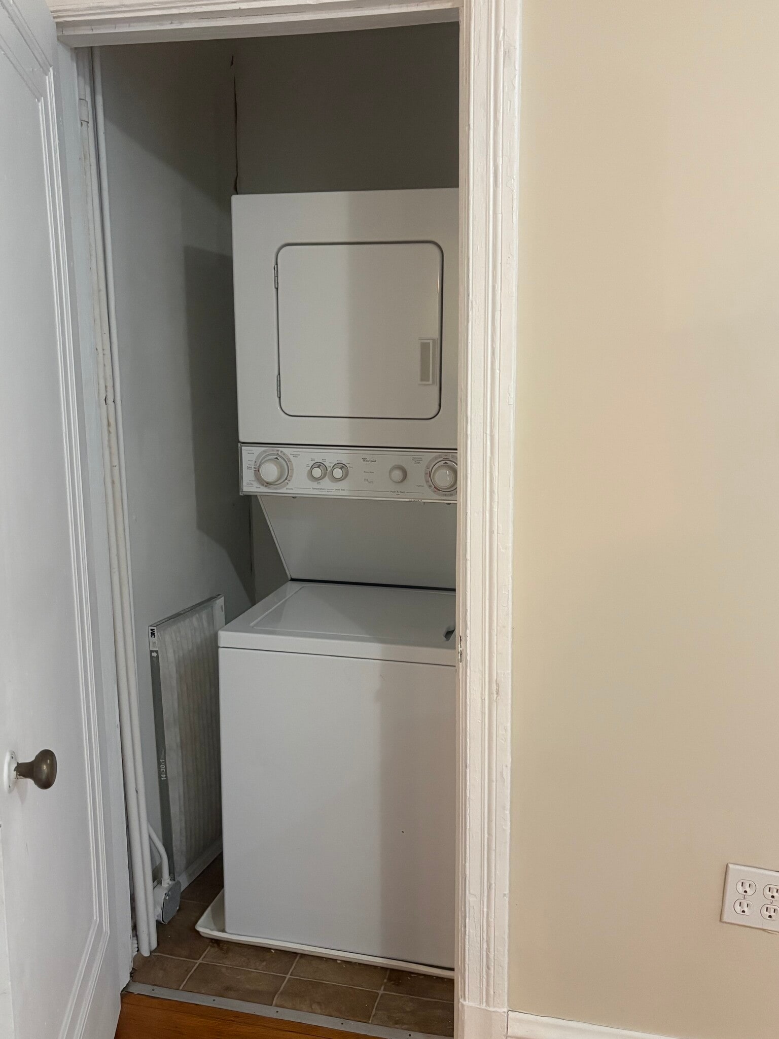 In unit laundry - 7222 Forsyth Blvd