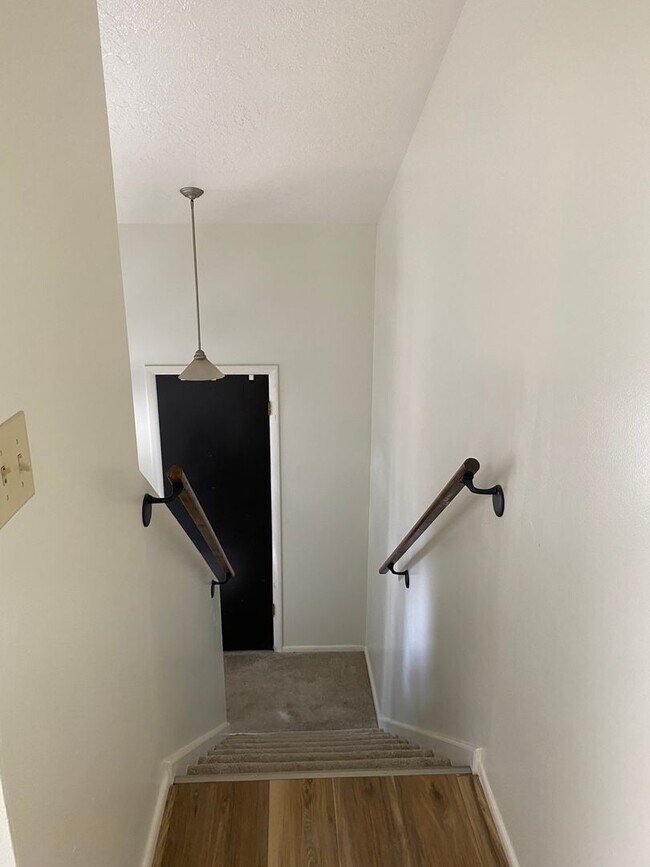 Building Photo - $500 Amazon Gift Card! Spacious 4-Bed, 3-Bath Condo in South Ogden