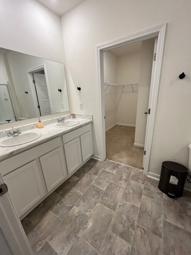 Building Photo - Move Right In to Your Practically Brand New Bonaire Home.