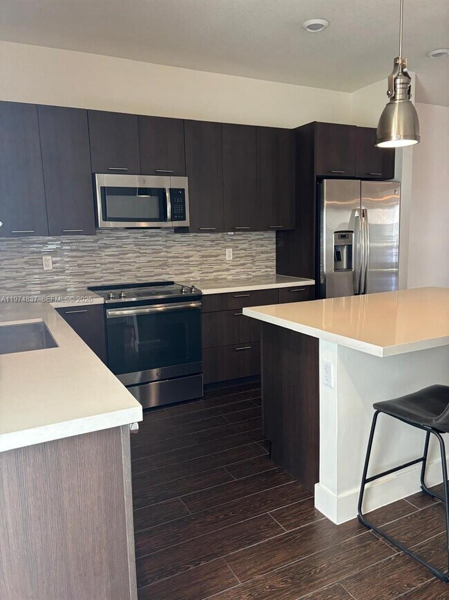 Building Photo - 4700 NW 84th Ave