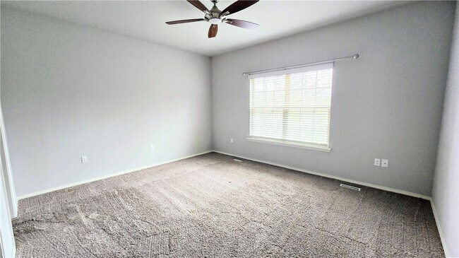 Building Photo - 36 Westbury Dr