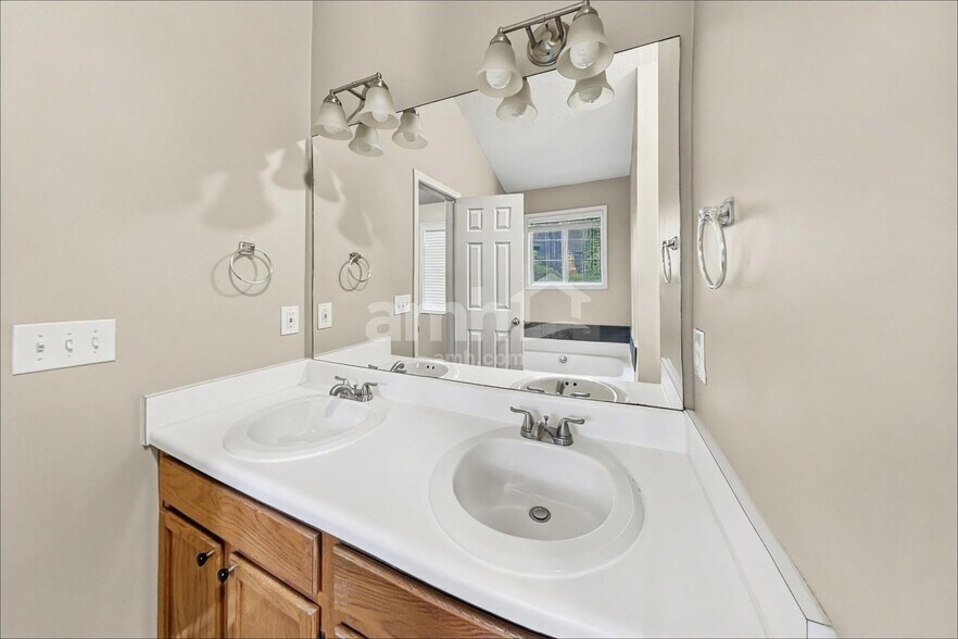 Building Photo - 2617 Marleigh Farm Rd NW