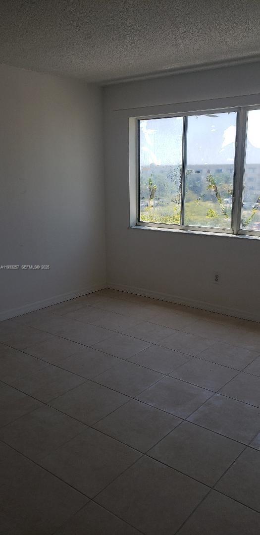 Building Photo - 14840 Naranja Lakes Blvd