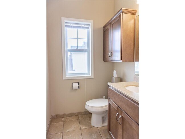 Building Photo - 2952 Clover Ridge Dr