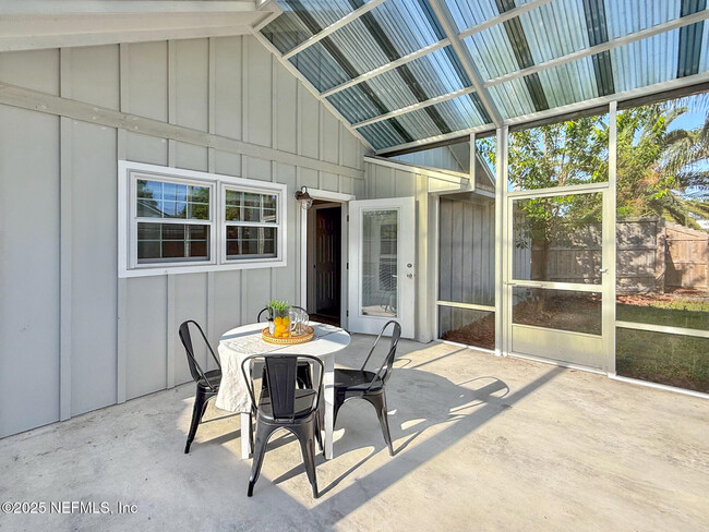 Building Photo - 193 Miraloma Ln