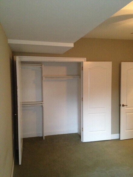 Building Photo - 6608 Edsall Rd