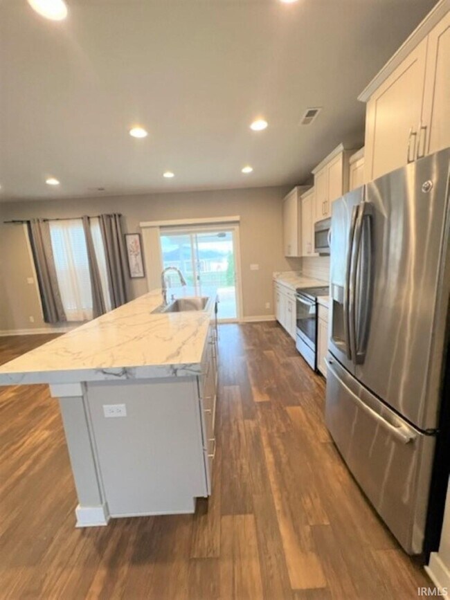 Building Photo - 5943 Brookstone Dr