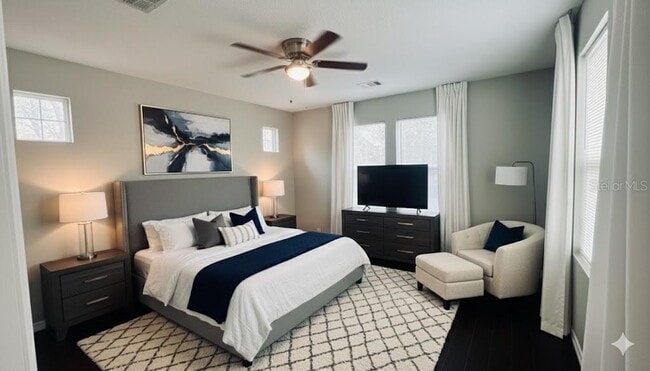 Building Photo - 403 S Albany Ave