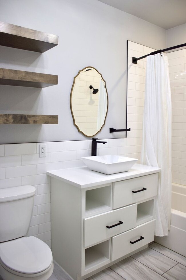 Building Photo - Modern 1-Bedroom Oasis in Bentonville with...