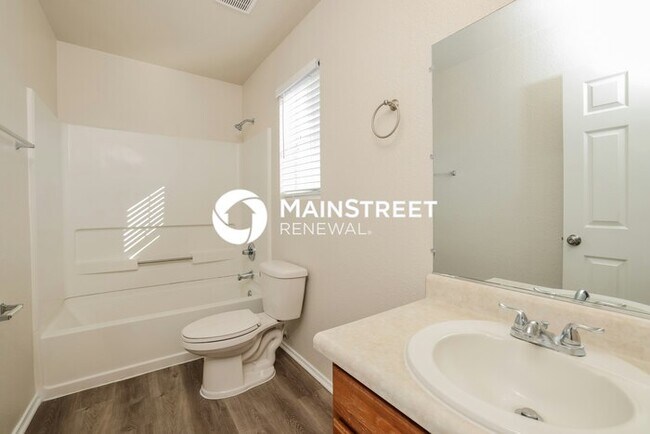 Building Photo - 4 Bedroom Pet-Friendly Home in TUCSON, AZ with Main Street Renewal
