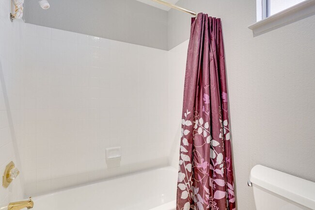 Building Photo - Luxury Meets Comfort in This Beautiful 4-Bedroom Retreat