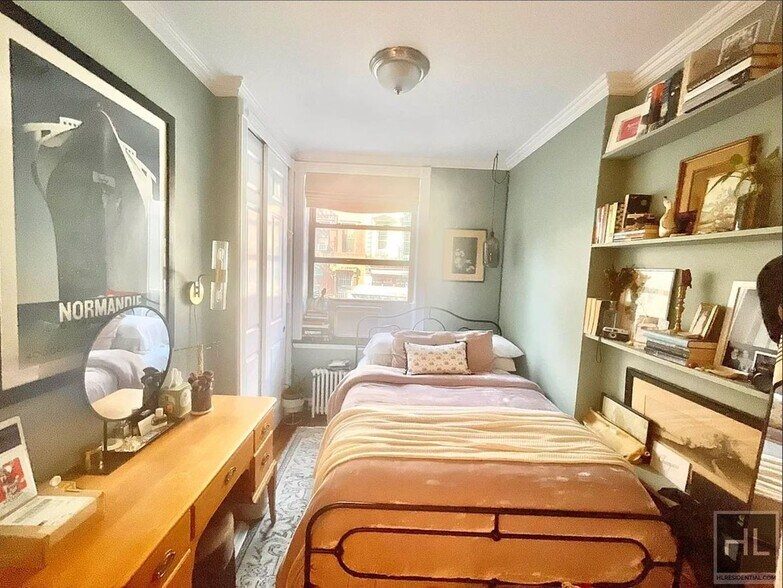 Building Photo - East 6th Street