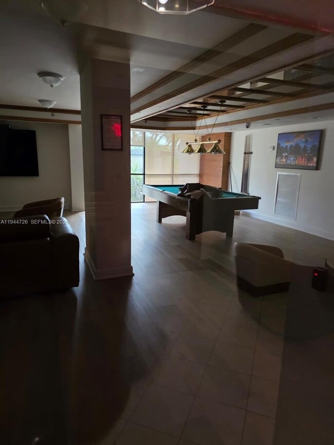 Building Photo - 18151 NE 31st Ct