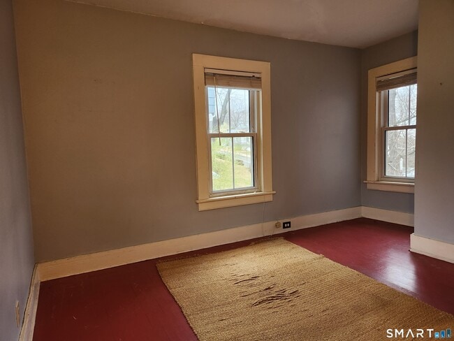 Building Photo - 10 Washington Ave