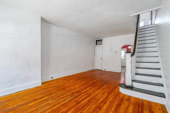 Building Photo - 2341 S Woodstock St