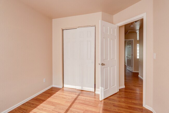 Building Photo - 1273 S Zeno Way