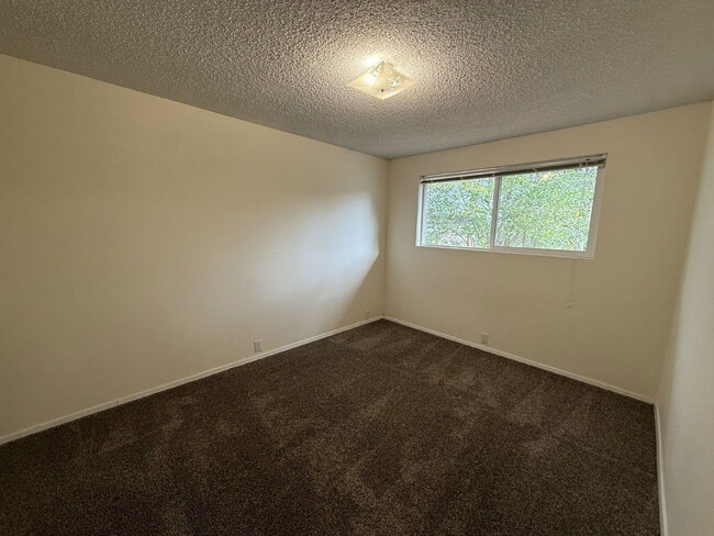 Building Photo - 2485 York St