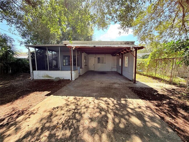 Building Photo - 731 71st Ave N