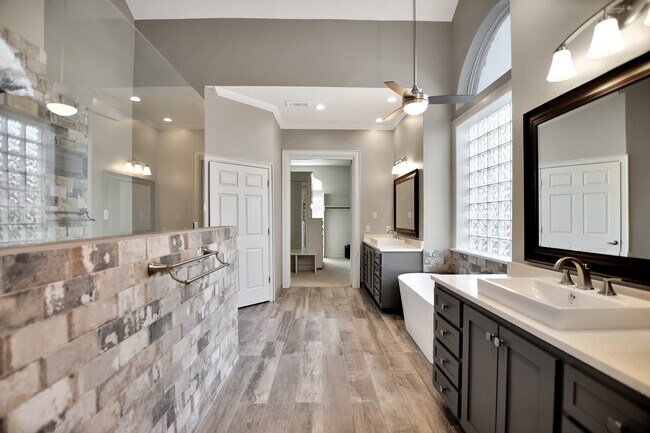 Building Photo - 6615 Butler Oaks Ct