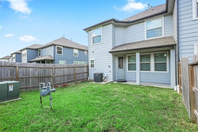 Building Photo - 7325 Hinsdale Dr