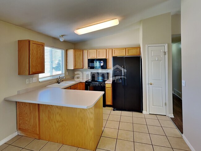 Building Photo - 2882 W 2075 S