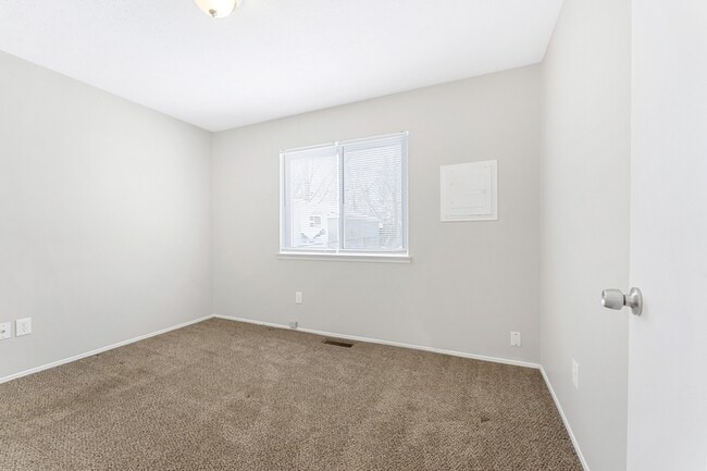 Building Photo - 15762 Isabelle St